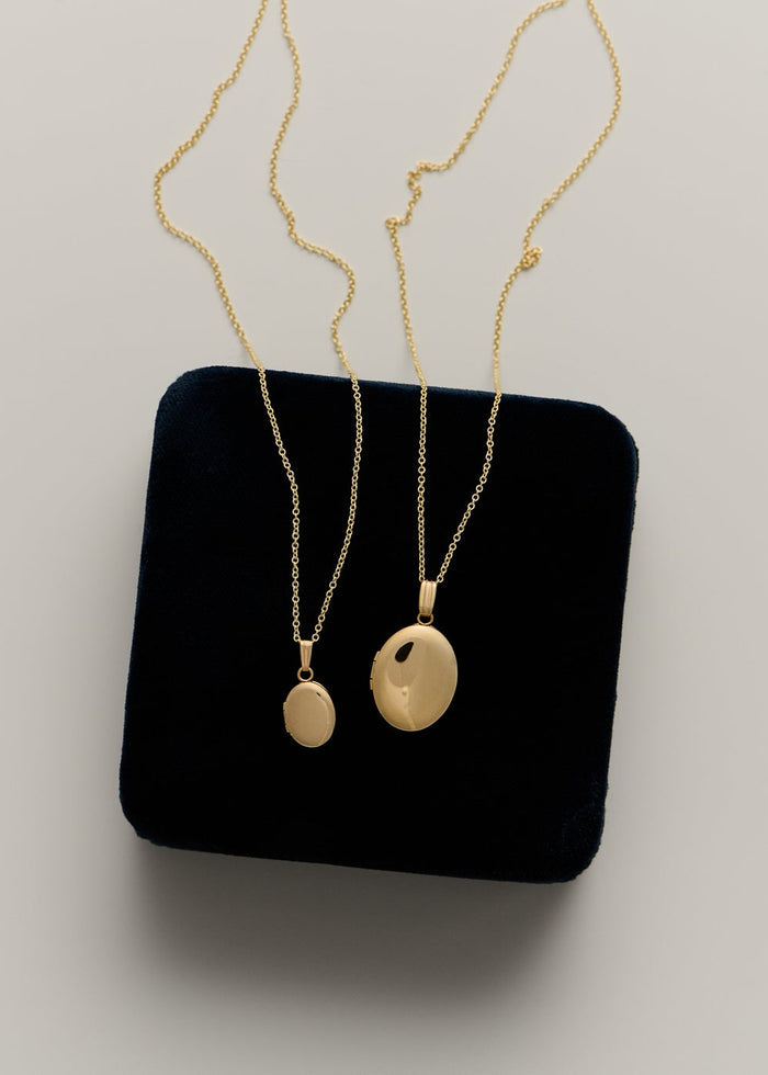 Bébé Maison Oval Locket