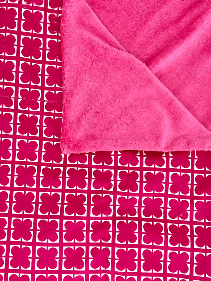 13X18 / Fuchsia Clover