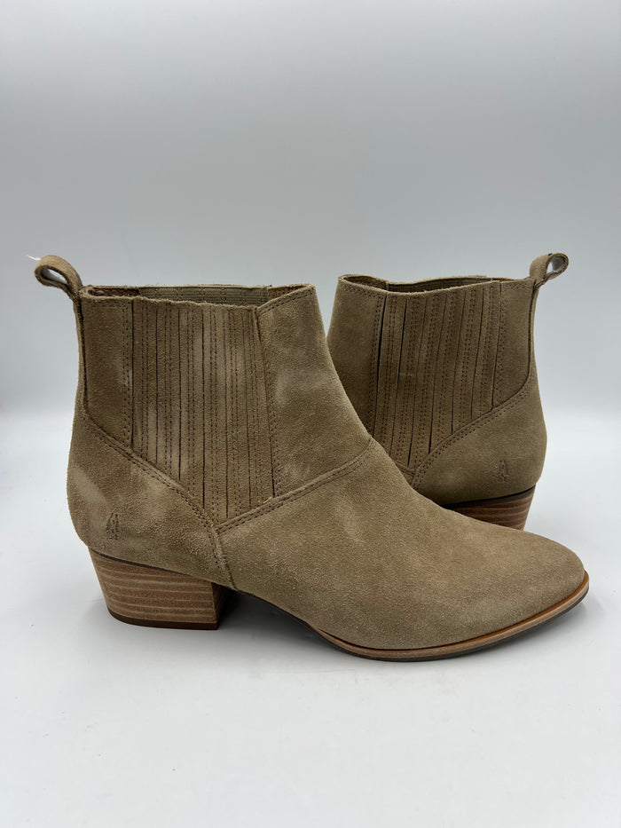 Boots By Hush Puppies In Taupe, Size: 9.5