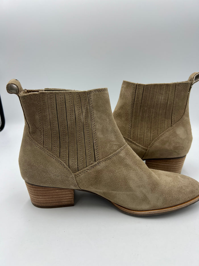 Boots By Hush Puppies In Taupe, Size: 9.5