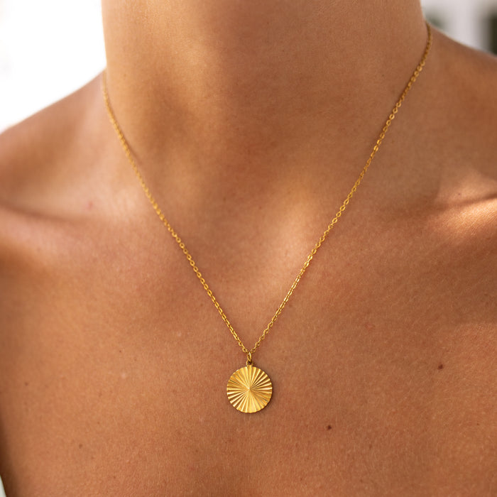 Chasing Sunset Necklace Gold