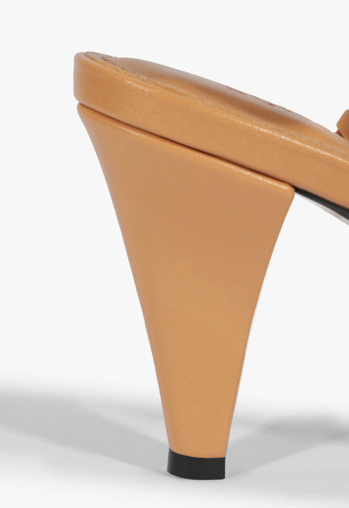 Cipri Sandal - Schutz Shoes