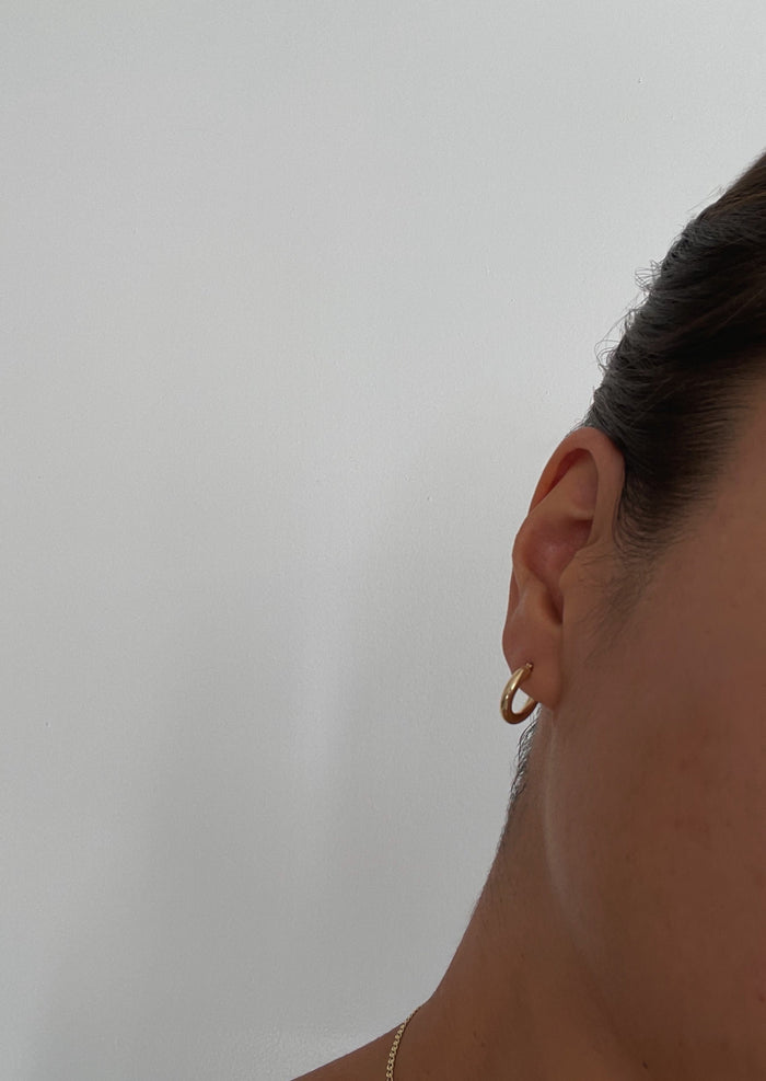 alt="Classic Hoop Earrings - Extra Small"