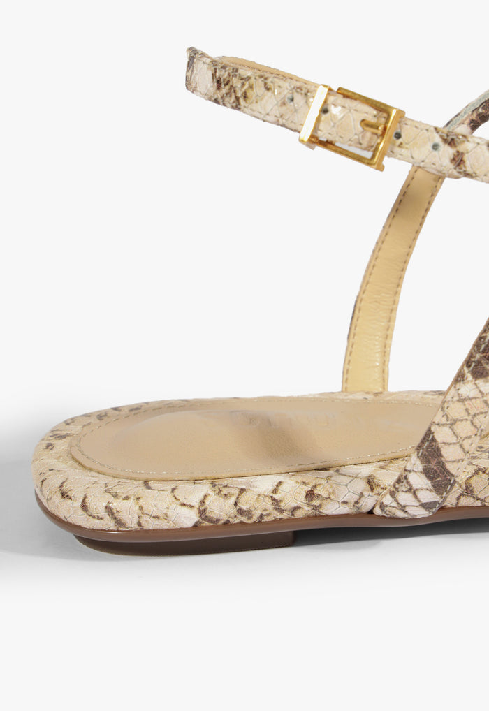 Elsha Flat Sandal - Schutz Shoes