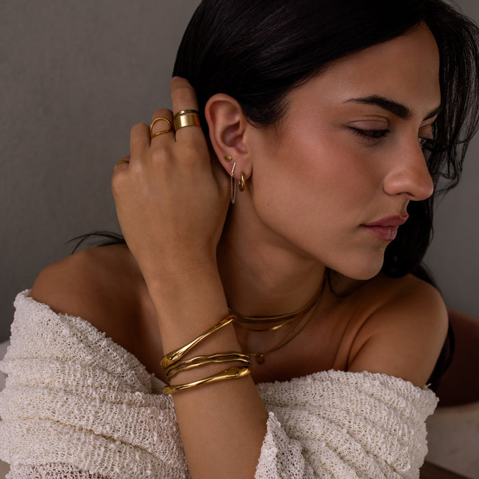 Form Studs