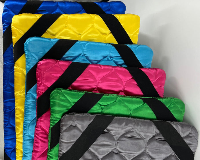 Dog grooming table topper from Fms Dog Beds, providing a comfortable, padded surface for grooming dogs on a sturdy bed.