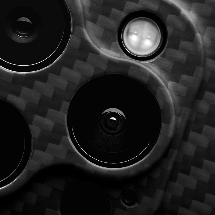 Apple iPhone 13 Pro Max Cyber Edition Latercase - Close-up