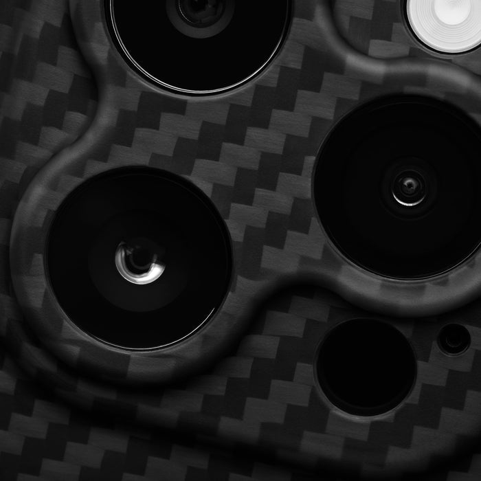 Apple iPhone 14 Pro Max Cyber Edition Latercase - Close up