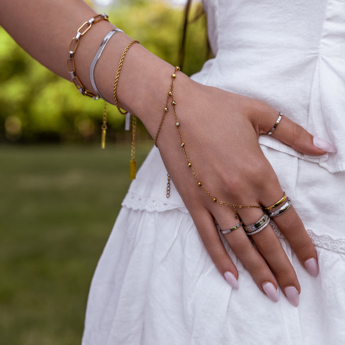 Josephine Hand Chain Gold