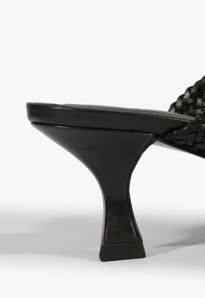 Kali Sandal - Schutz Shoes