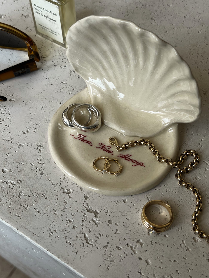 Kinn Ceramic Catchall Shell