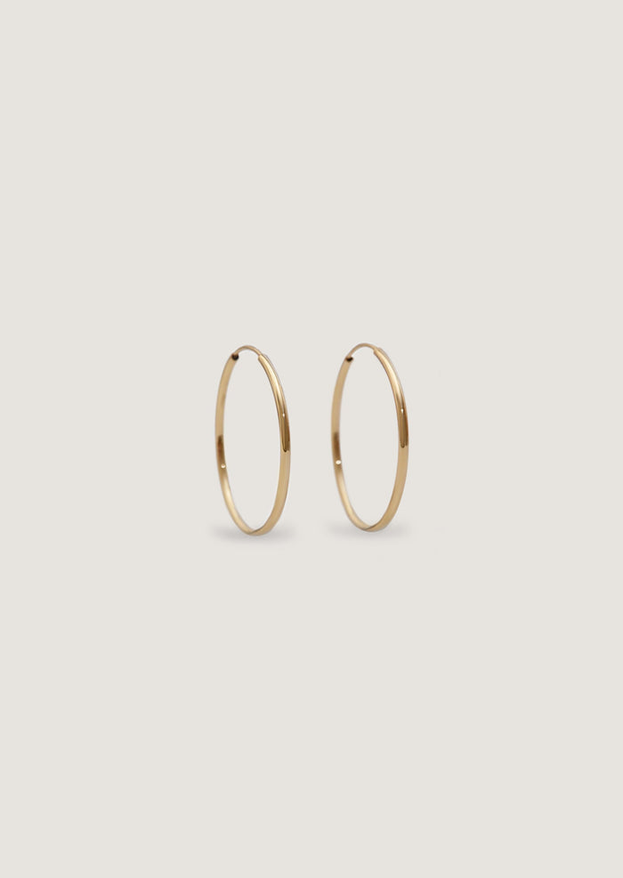 alt="Lightweight Hoop Earrings - Medium"