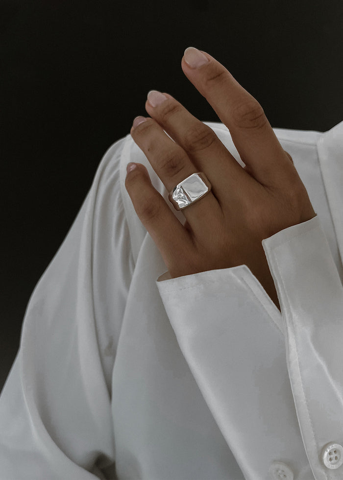 alt="Orion Signet Ring"