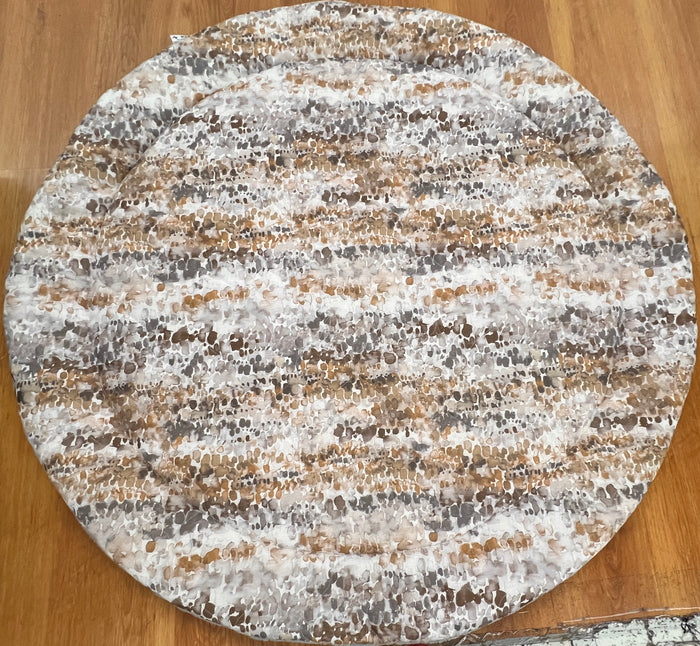 Fms Dog Beds round dog bed with soft, plush fabric and cushioned sides, ideal for small to medium-sized dogs.