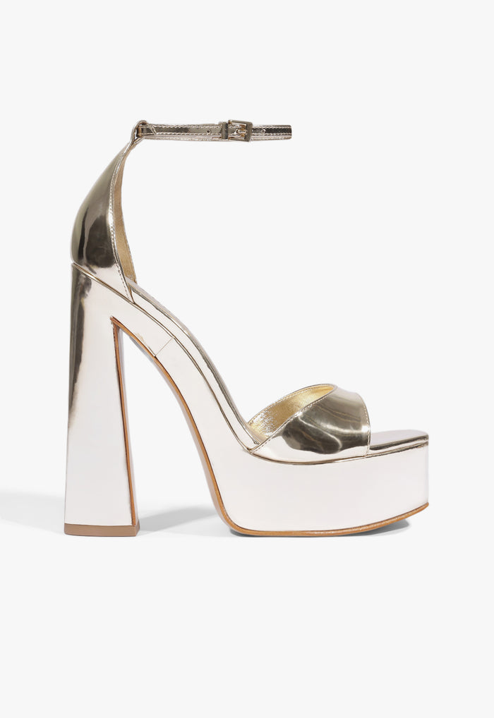 Tate Platform Metallic Sandal 5 Platinum Metallic - Schutz Shoes