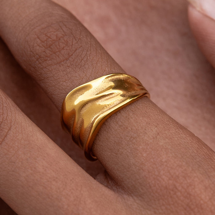 Vespera Ring