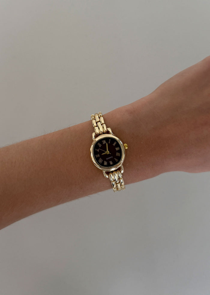 Vintage Quartz Burgundy Face Watch