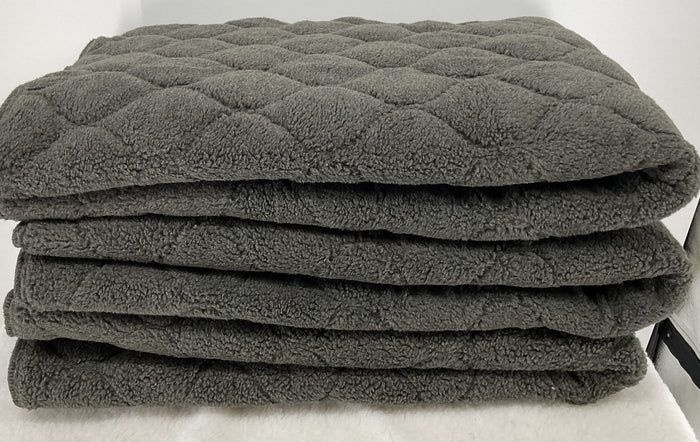 Fms Dog Beds Whelping Breeder Puppy Pack with soft dog bed and blanket for Whelping and puppy care.