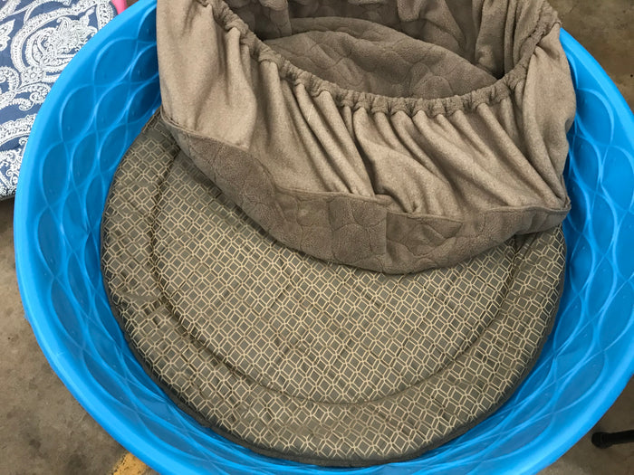 Fms Dog Beds whelping pool cover, durable waterproof dog bed cover with secure edges, suitable for whelping pools or outdoor use