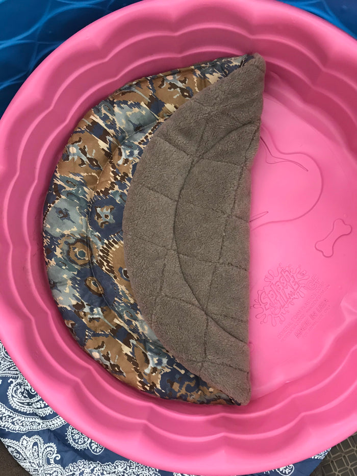 Fms Dog Beds whelping pool cover as a protective dog bed cover, designed for easy cleaning and durability.
